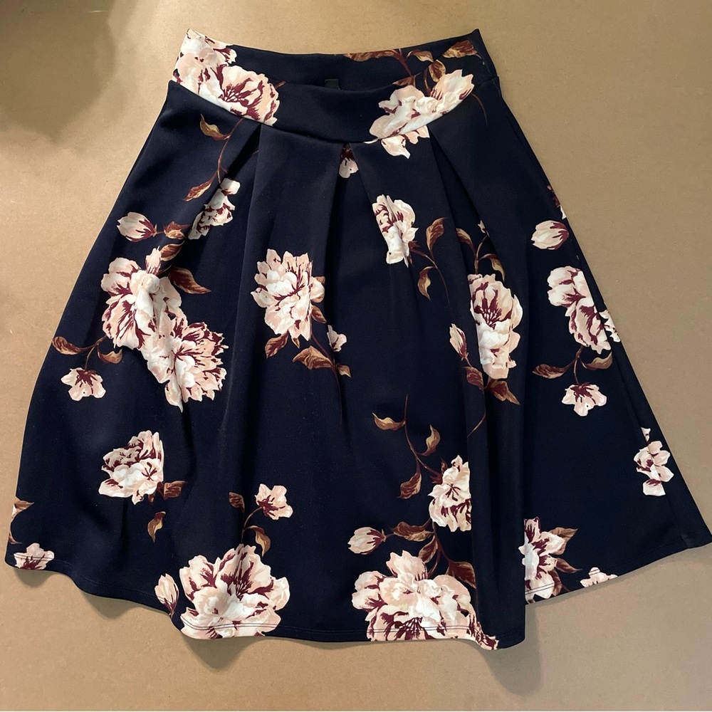 Haute Monde Navy Floral Patterned Pleated A-Line Midi Skirt